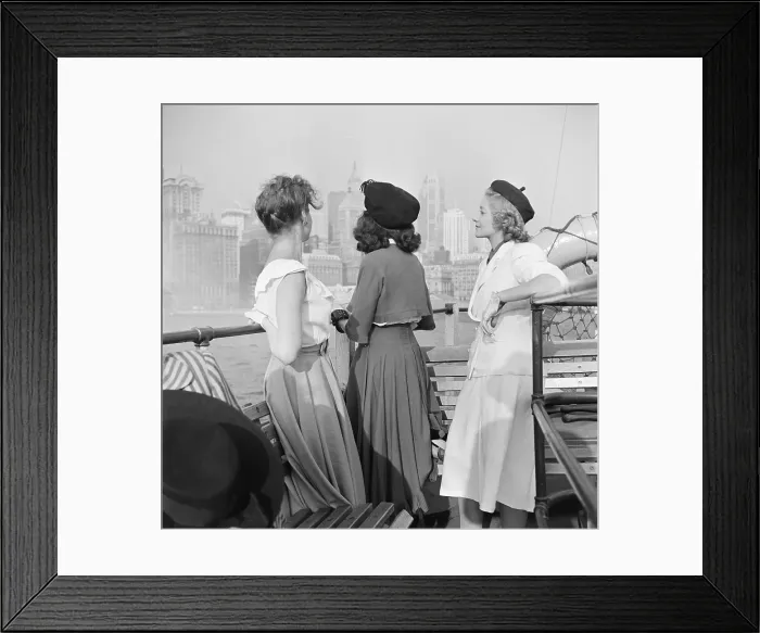 Framed Print : New York City Street Scenes Framed Print : New York City Street Scenes