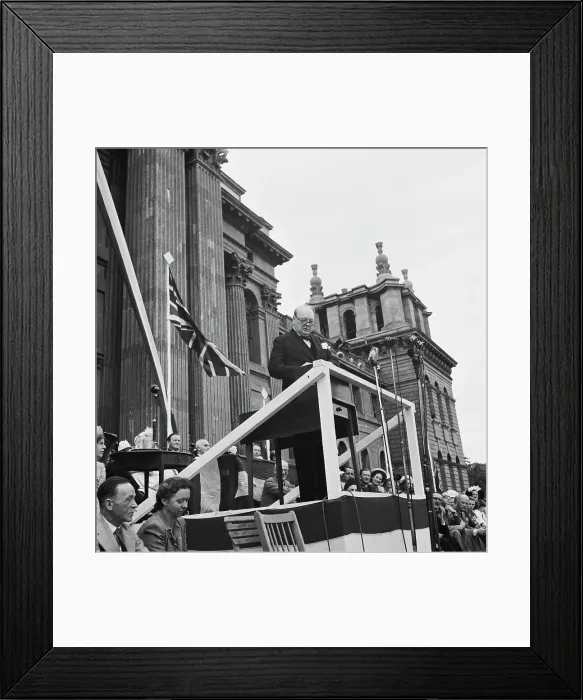 Framed Print : Winston Churchill Framed Print : Winston Churchill