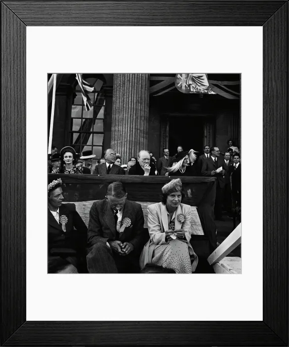 Framed Print : Winston Churchill Framed Print : Winston Churchill
