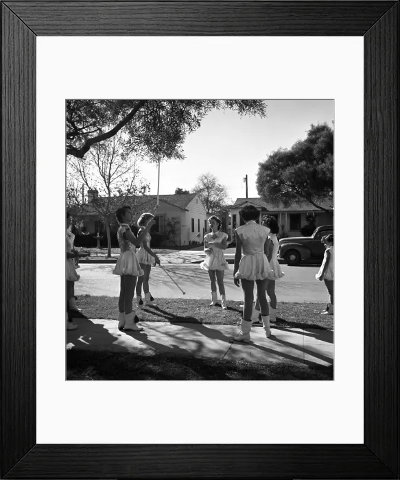 Framed Print : Debbie Reynolds with the Burbank Majorettes Framed Print : Debbie Reynolds with the Burbank Majorettes