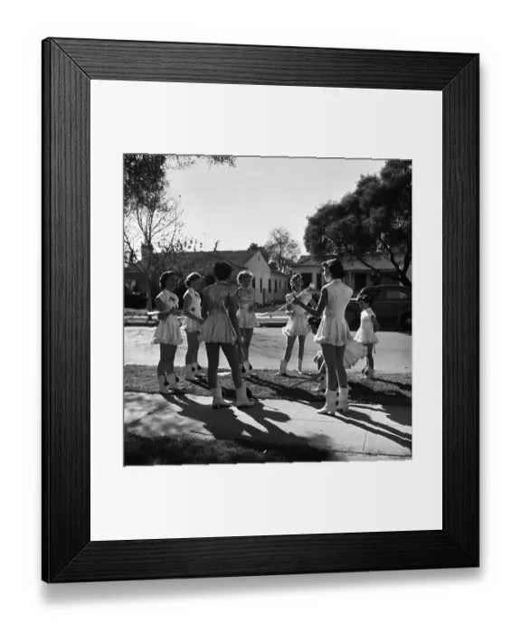 Framed Print : Debbie Reynolds with the Burbank Majorettes Framed Print : Debbie Reynolds with the Burbank Majorettes