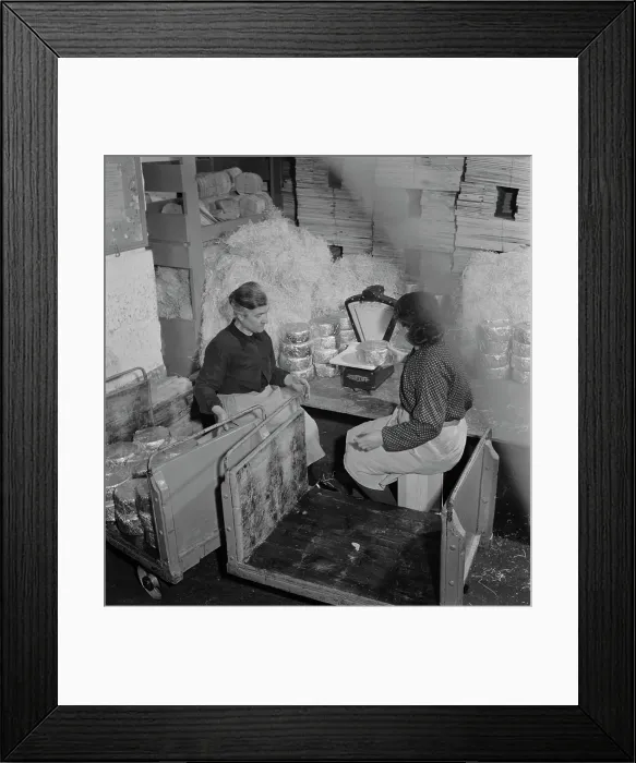Framed Print : London Markets, 1940s Framed Print : London Markets, 1940s