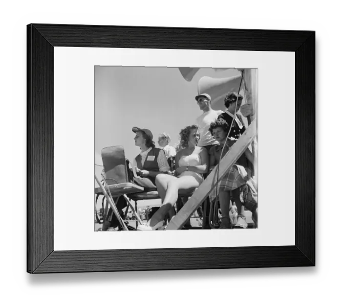 Framed Print : Gliding competition