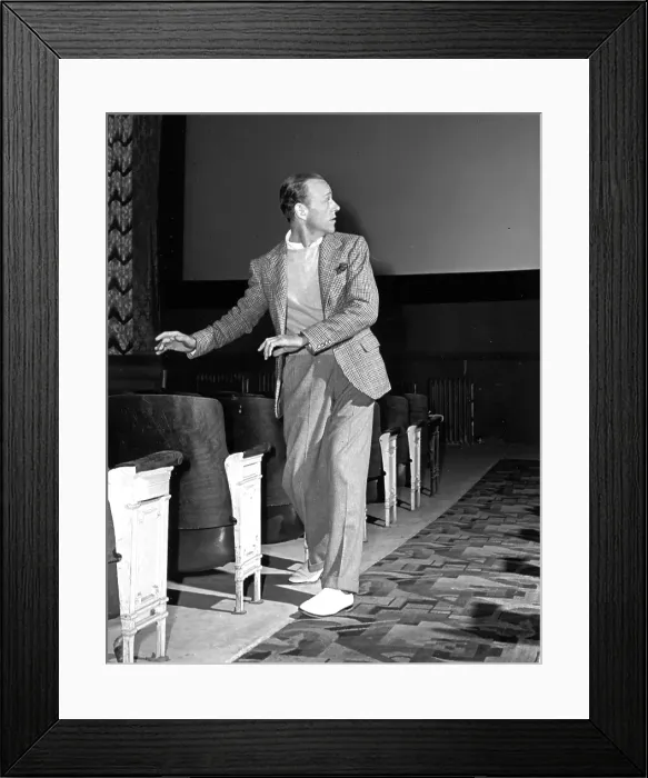 Framed Print : Photo of Fred Astaire Framed Print : Photo of Fred Astaire