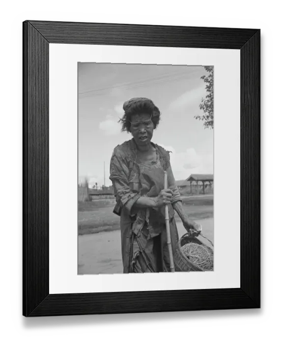 Framed Print : Chinese Worker