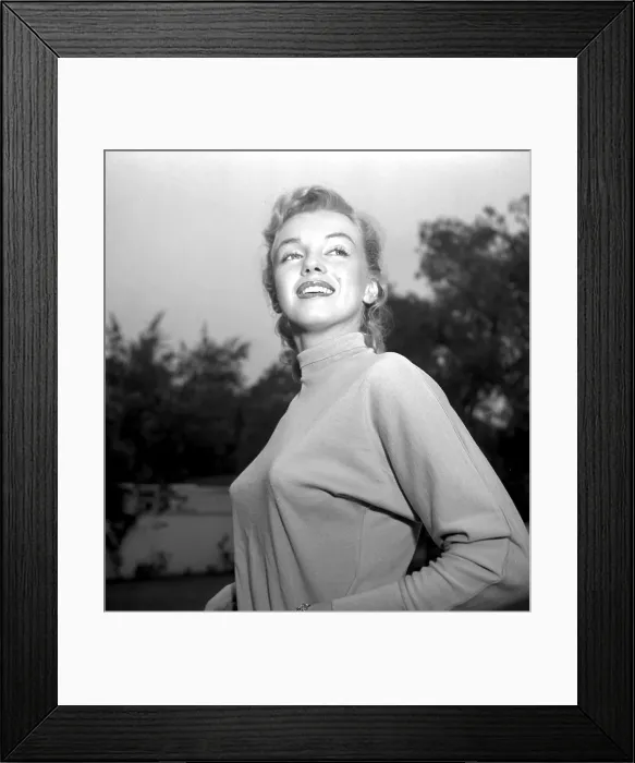 Framed Print : Marilyn Photo Session In Beverly Hills Framed Print : Marilyn Photo Session In Beverly Hills