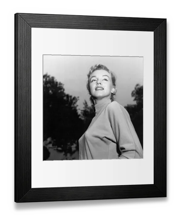 Framed Print : Marilyn Photo Session In Beverly Hills Framed Print : Marilyn Photo Session In Beverly Hills