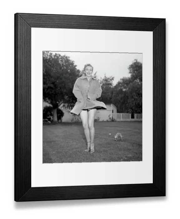 Framed Print : Marilyn Photo Session In Beverly Hills Framed Print : Marilyn Photo Session In Beverly Hills