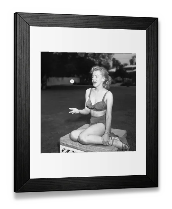 Framed Print : Marilyn Photo Session In Beverly Hills Framed Print : Marilyn Photo Session In Beverly Hills