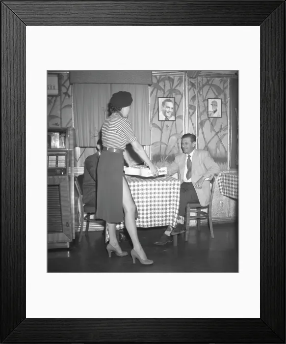 Framed Print : La Madelon Framed Print : La Madelon