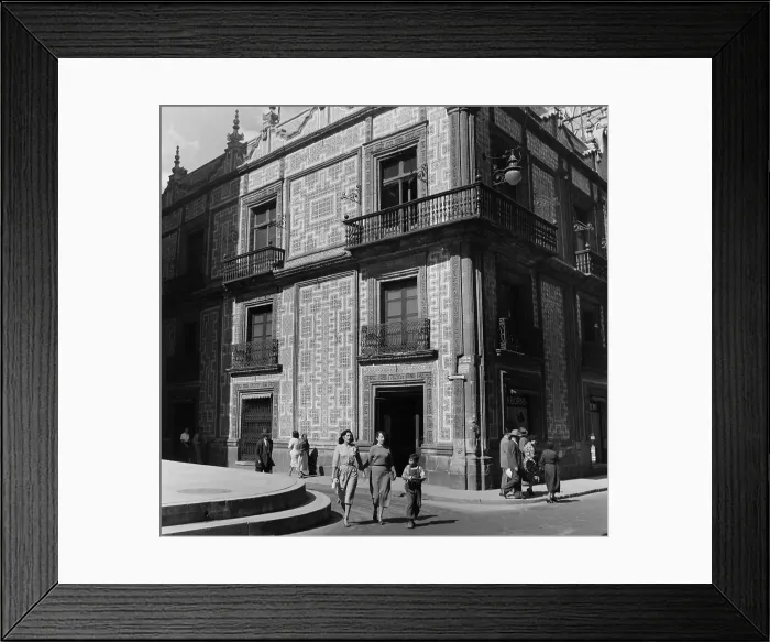 Framed Print : Mexico City Street Scenes Framed Print : Mexico City Street Scenes