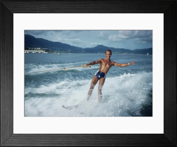 Framed Print : WATER SKIING IN ACAPULCO Framed Print : WATER SKIING IN ACAPULCO
