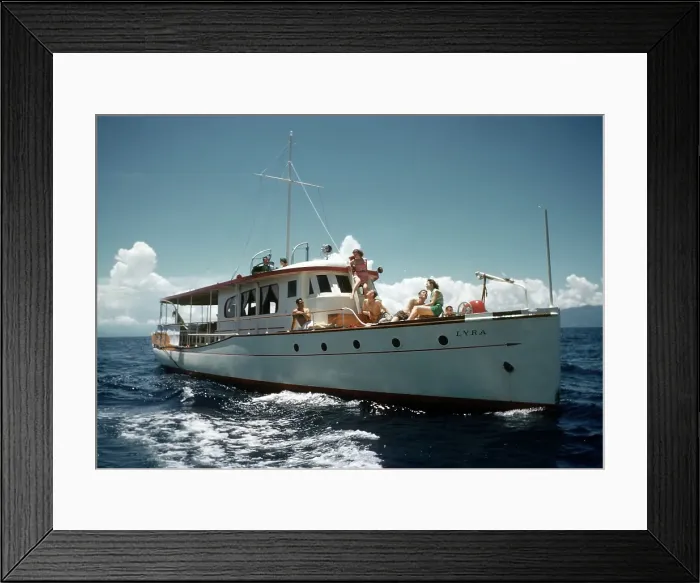 Framed Print : BOATING IN ACAPULCO Framed Print : BOATING IN ACAPULCO