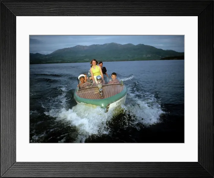 Framed Print : BOATING IN ACAPULCO Framed Print : BOATING IN ACAPULCO