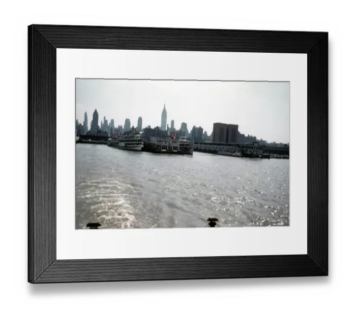 Framed Print : Manhattan Skyline Framed Print : Manhattan Skyline