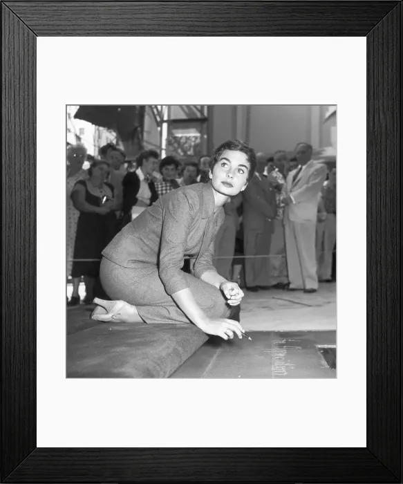 Framed Print : Jean Simmons Framed Print : Jean Simmons