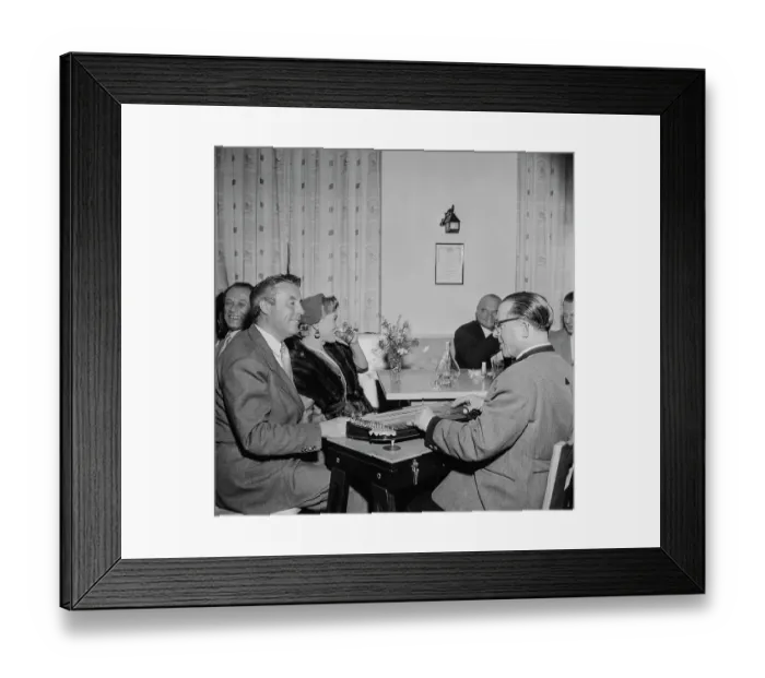 Framed Print : Zum Dritten Mann