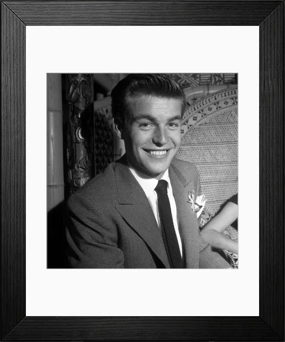 Framed Print : Robert Wagner At An Event Framed Print : Robert Wagner At An Event