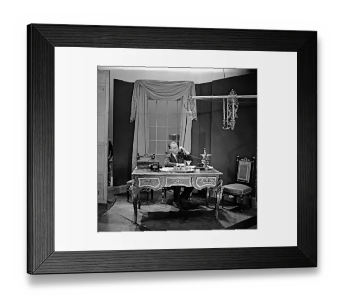 Framed Print : Douglas Fairbanks, Jr Framed Print : Douglas Fairbanks, Jr