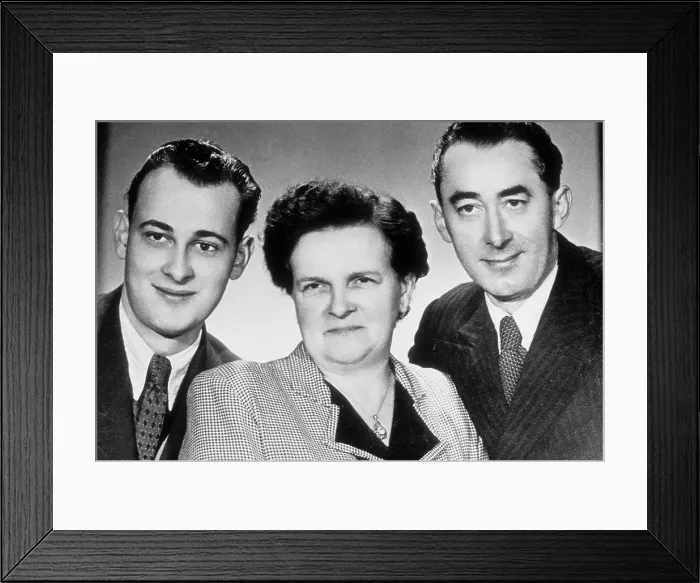 Framed Print : Schwarzenegger Family Members Framed Print : Schwarzenegger Family Members