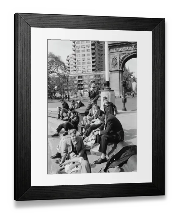 Framed Print : Washington Square Park Framed Print : Washington Square Park