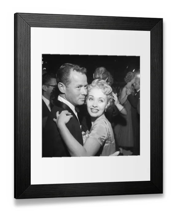 Framed Print : January 26, 1954, Hollywood, Jane Powell with second husband Framed Print : January 26, 1954, Hollywood, Jane Powell with second husband