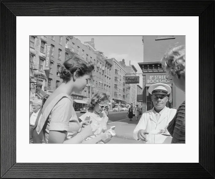 Framed Print : Eighth Street Bookshop Framed Print : Eighth Street Bookshop