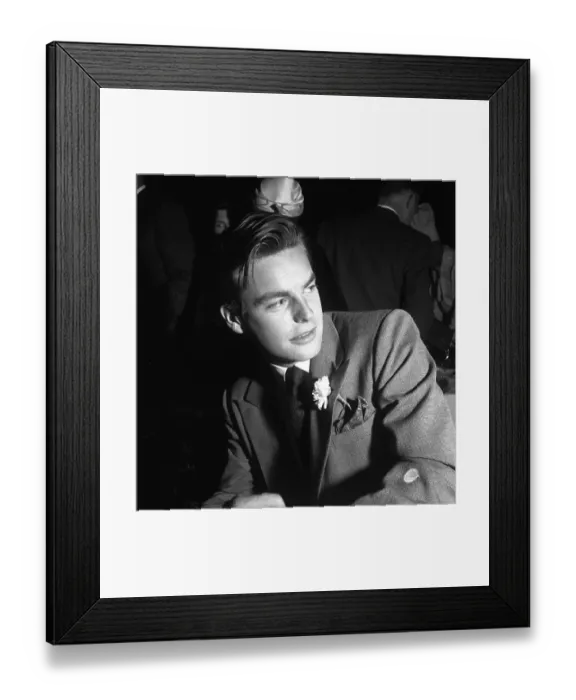 Framed Print : Robert Wagner At An Event Framed Print : Robert Wagner At An Event