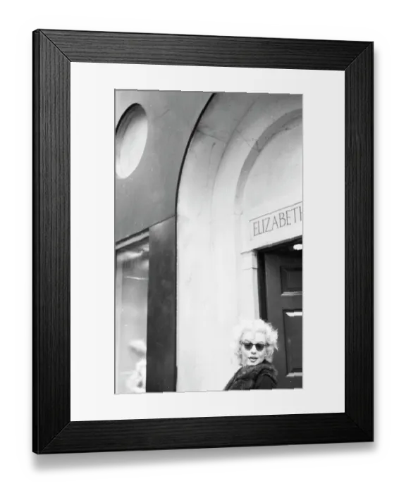 Framed Print : Marilyn Candid On The Street Framed Print : Marilyn Candid On The Street