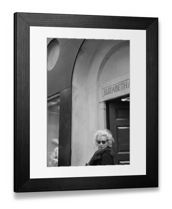 Framed Print : Marilyn In New York Framed Print : Marilyn In New York