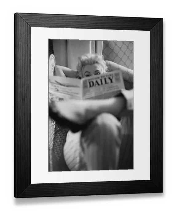 Framed Print : Marilyn Relaxes In A Hotel Room Framed Print : Marilyn Relaxes In A Hotel Room
