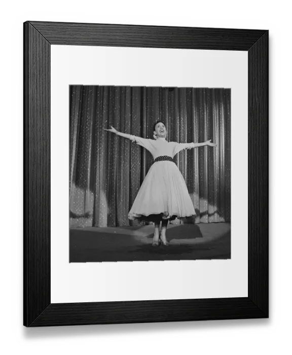 Framed Print : Photo of Georgia Gibbs Framed Print : Photo of Georgia Gibbs