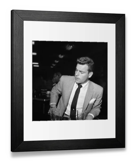 Framed Print : Robert Wagner At Movie Premiere Framed Print : Robert Wagner At Movie Premiere