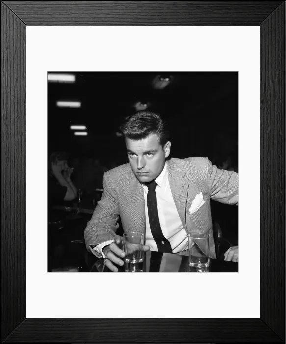 Framed Print : Robert Wagner At Movie Premiere Framed Print : Robert Wagner At Movie Premiere