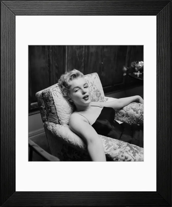 Framed Print : Marilyn At Home Framed Print : Marilyn At Home