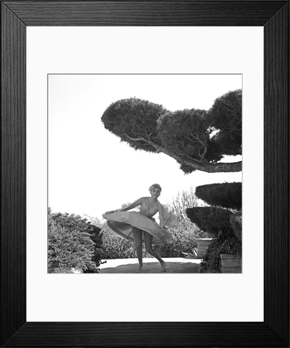 Framed Print : Zsa Zsa Gabor Framed Print : Zsa Zsa Gabor