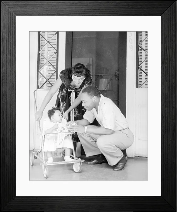 Framed Print : King At Home With His Family Framed Print : King At Home With His Family