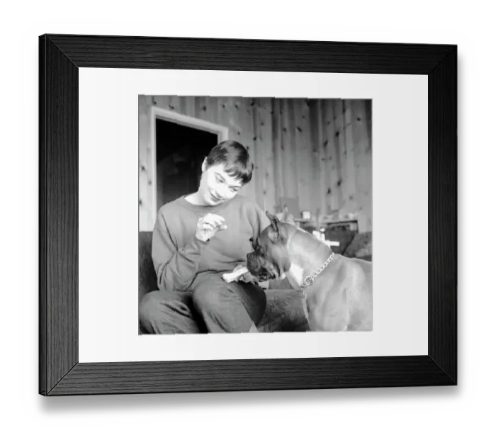 Framed Print : Shirley MacLaine At Home Framed Print : Shirley MacLaine At Home