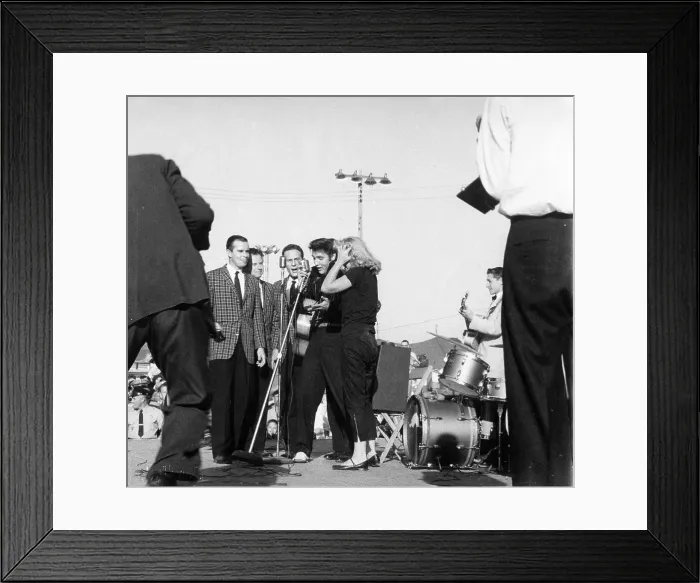 Framed Print : Elvis Presley Triumphant Homecoming to Tupelo Framed Print : Elvis Presley Triumphant Homecoming to Tupelo