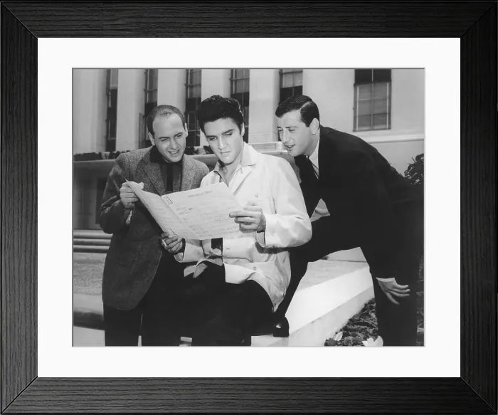 Framed Print : Elvis Presley with Mike Stoller and Jerry Leiber Framed Print : Elvis Presley with Mike Stoller and Jerry Leiber