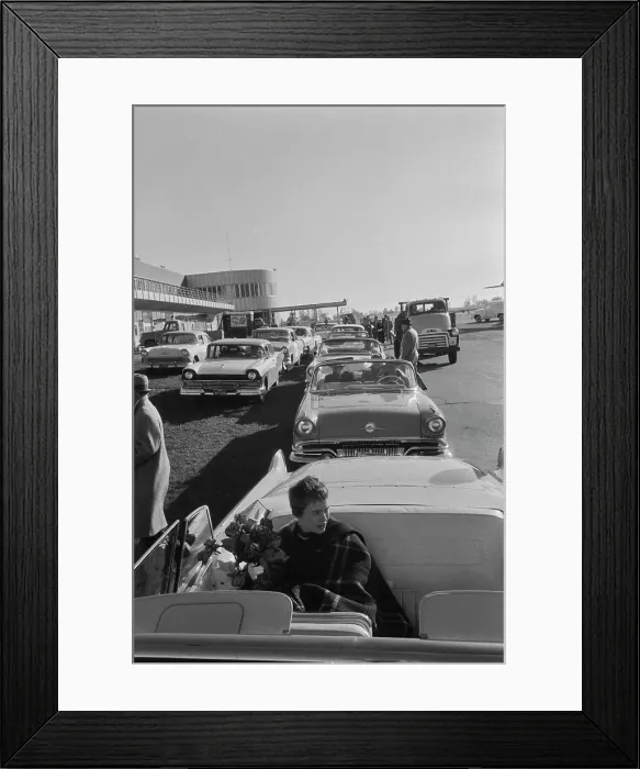 Framed Print : Jean Seberg At Des Moines Airport Framed Print : Jean Seberg At Des Moines Airport