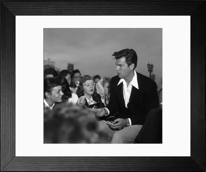 Framed Print : Robert Wagner With Fans