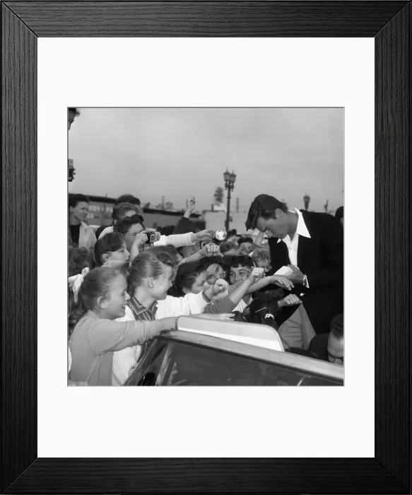 Framed Print : Robert Wagner With Fans Framed Print : Robert Wagner With Fans