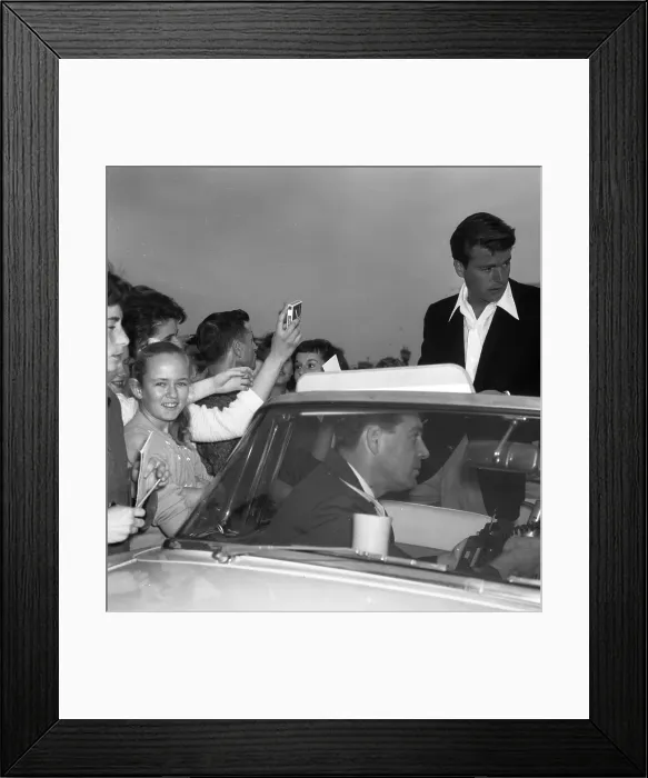Framed Print : Robert Wagner With Fans Framed Print : Robert Wagner With Fans