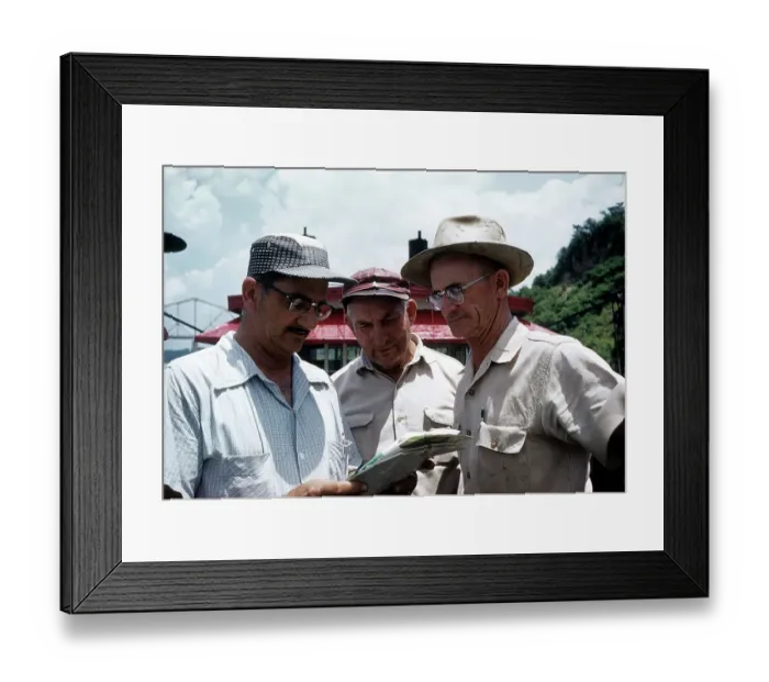 Framed Print : STERNWHEEL BOAT ON THE MISSISSIPPI Framed Print : STERNWHEEL BOAT ON THE MISSISSIPPI