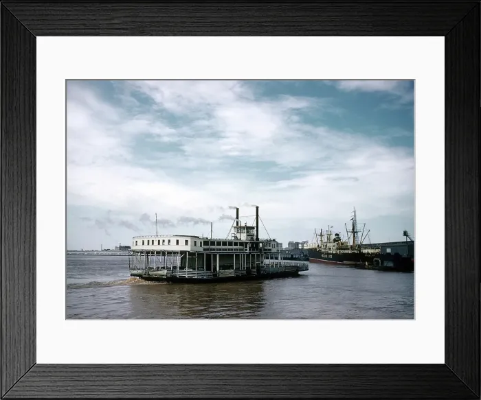 Framed Print : STERNWHEEL BOAT ON THE MISSISSIPPI Framed Print : STERNWHEEL BOAT ON THE MISSISSIPPI