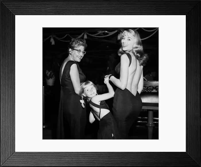 Framed Print : Vikki Dougan Framed Print : Vikki Dougan