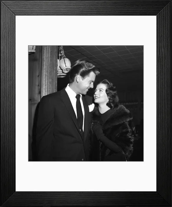 Framed Print : Natalie Wood And Robert Wagner Framed Print : Natalie Wood And Robert Wagner