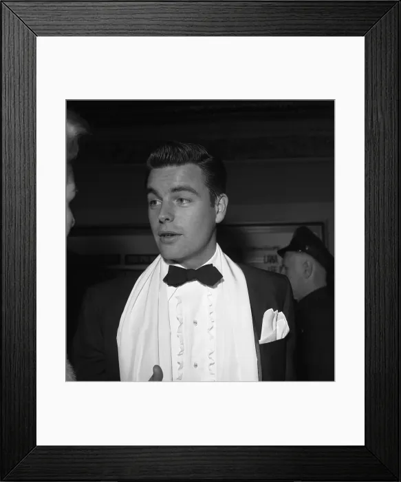 Framed Print : Robert Wagner At An Event Framed Print : Robert Wagner At An Event