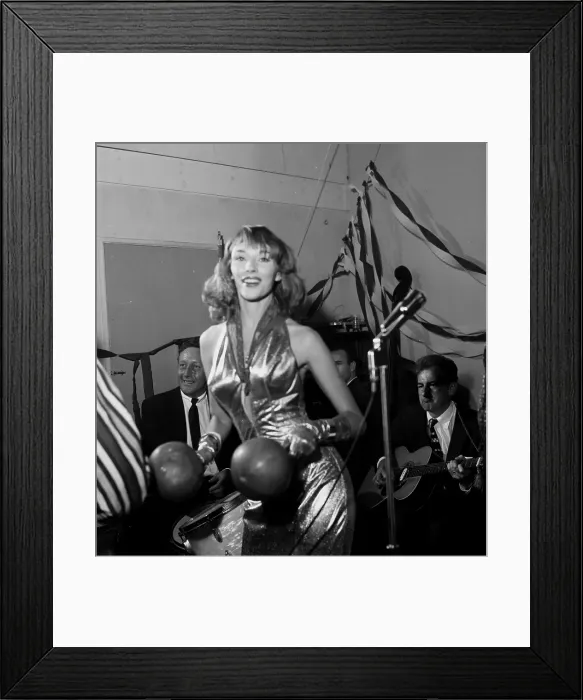 Framed Print : Vikki Dougan Framed Print : Vikki Dougan
